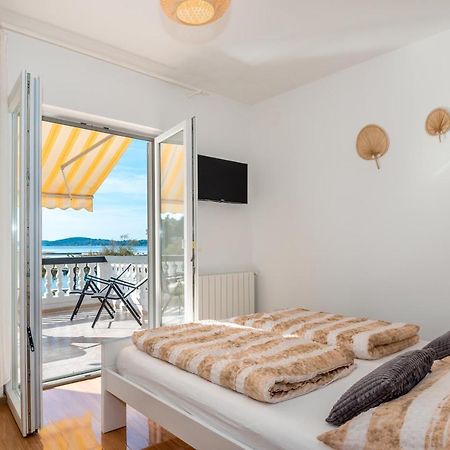 Apartment And Rooms Dalmatiko Vodice Exteriör bild