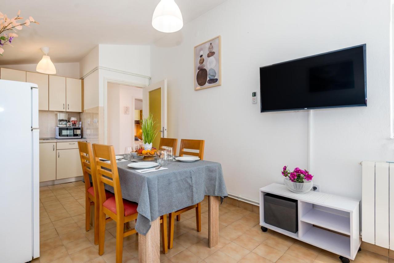 Apartment And Rooms Dalmatiko Vodice Exteriör bild