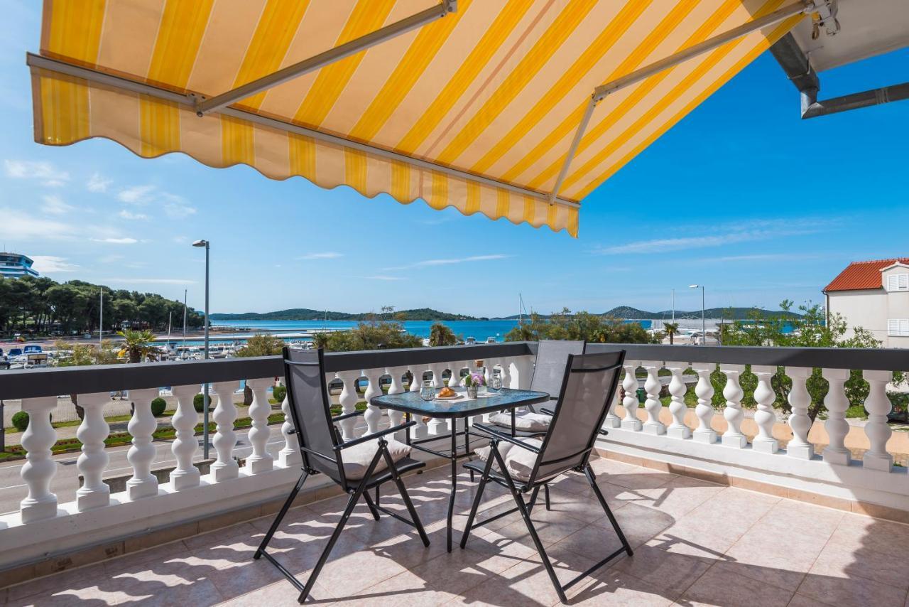 Apartment And Rooms Dalmatiko Vodice Exteriör bild
